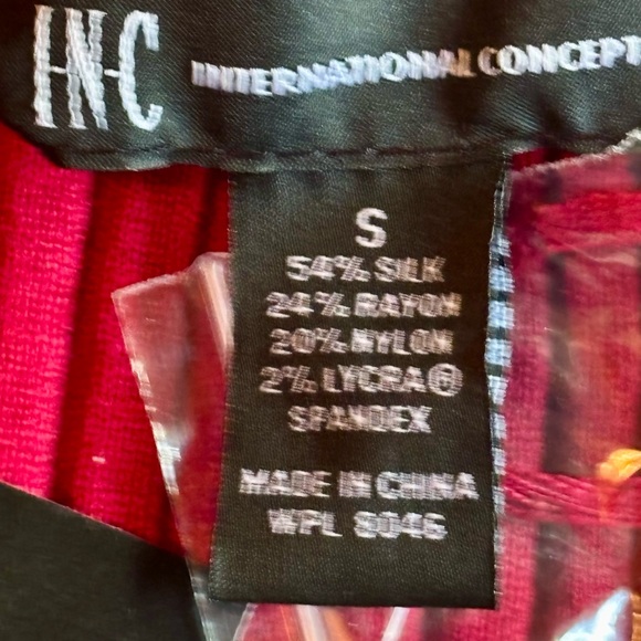 🔥INC International Concepts Silk Blend Fitted Ribbed Sweaters x 2-Black & Red🔥 - Picture 4 of 7